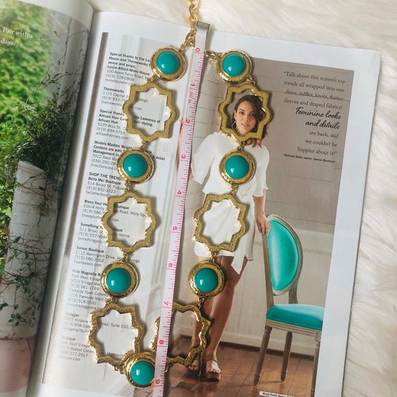 Gold and green necklace - Picture 3 of 8